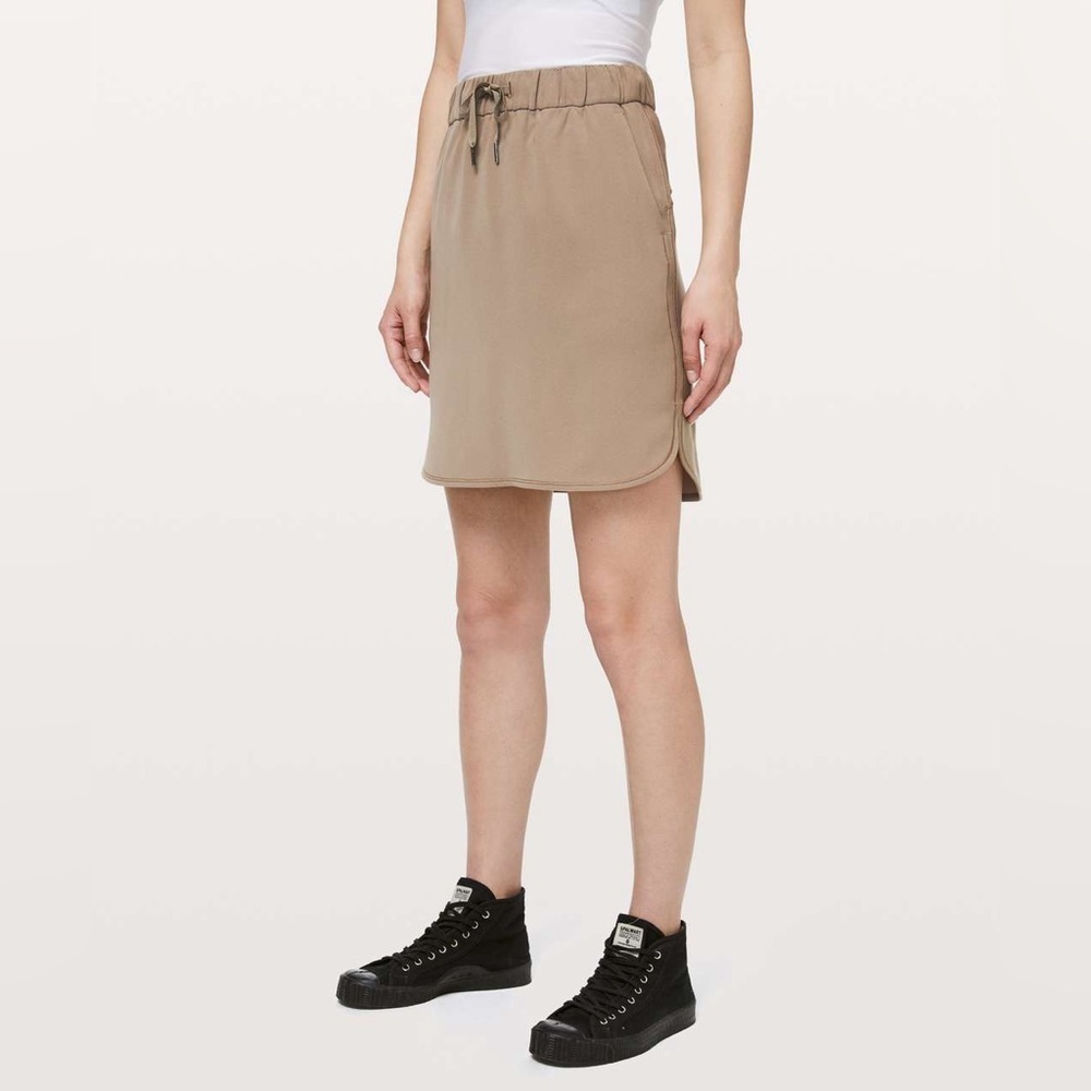 Lululemon On The Fly Skirt Woven Frontier Tan Size 2 Activewear Athleisure Golf
